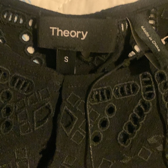 Theory Antazie E2 Ghost Crepe Eyelet Top, Black dise small - Picture 8 of 12